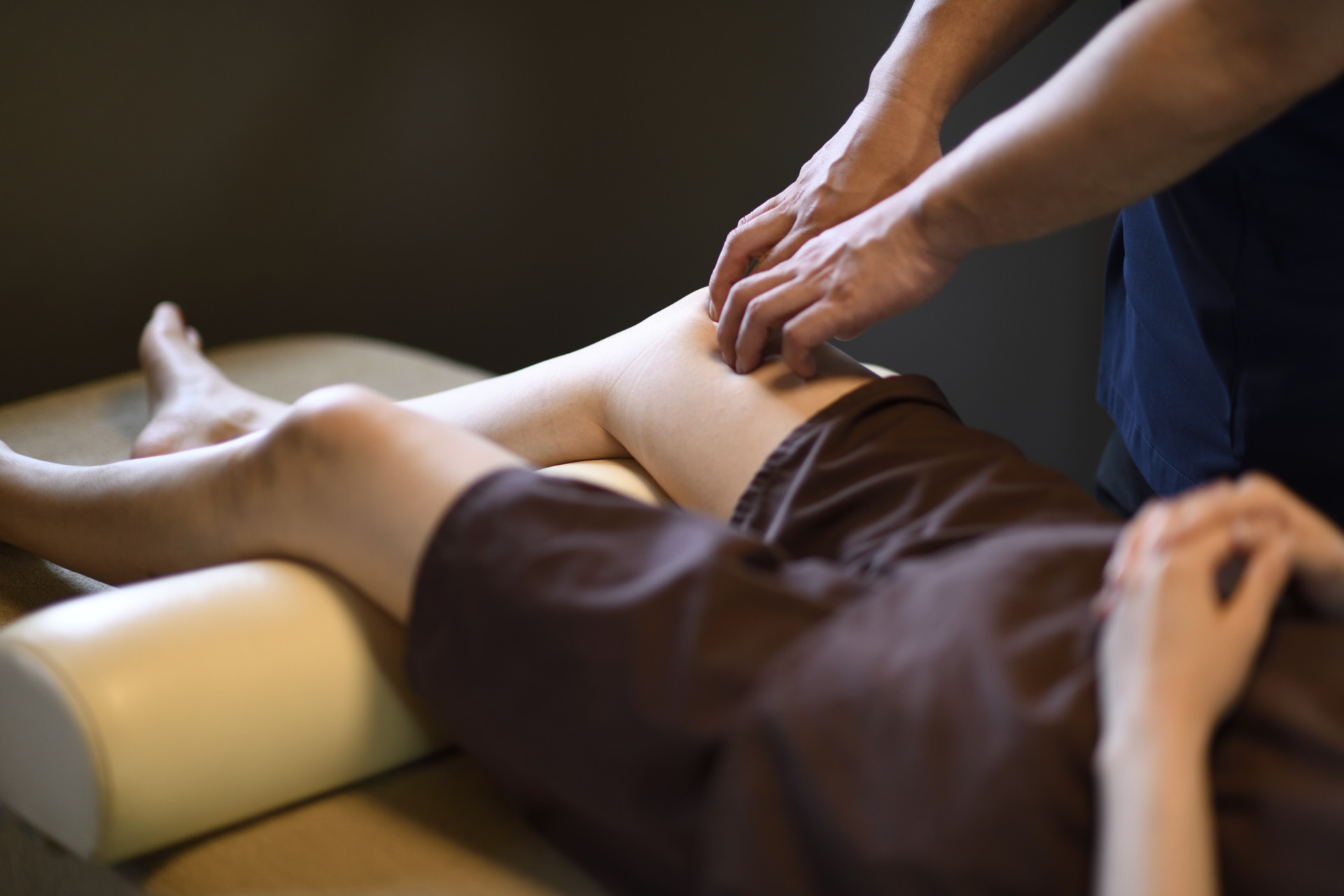 触察している写真